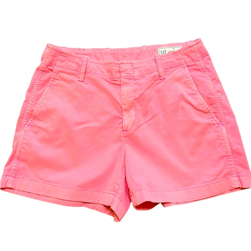 Gap 4” Downtown Khaki Shorts